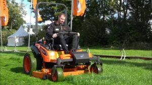 Kubota ZD1211 Ride-On Mower